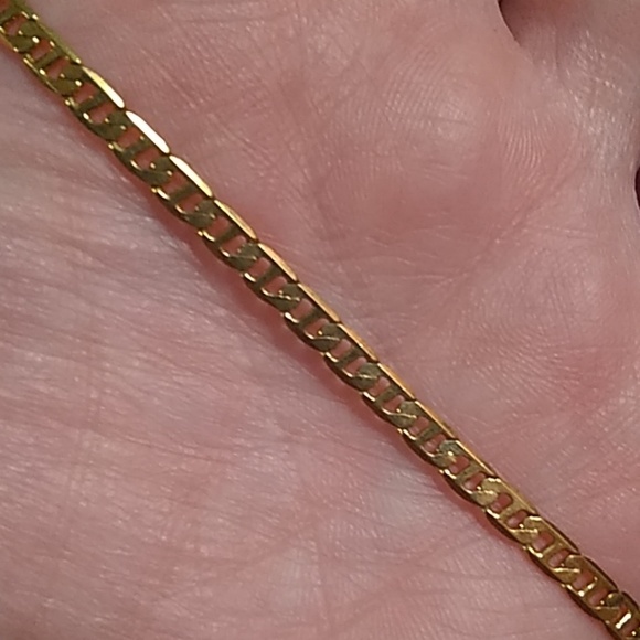 Beautiful Unisex Gold Necklace - Picture 2 of 6